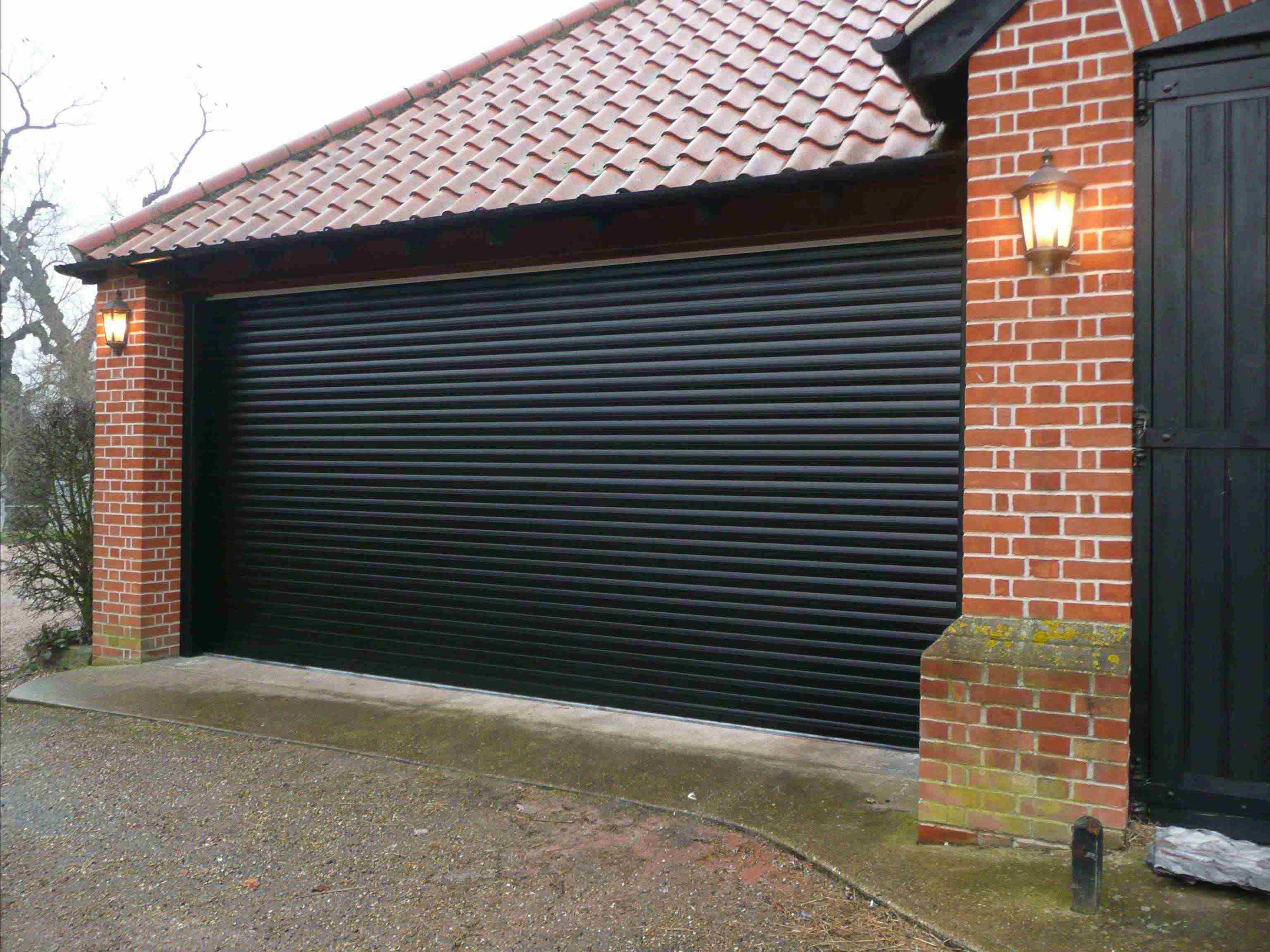 Ворота рулонные (Рольворота) из стального роллетного профиля RHE78G 7