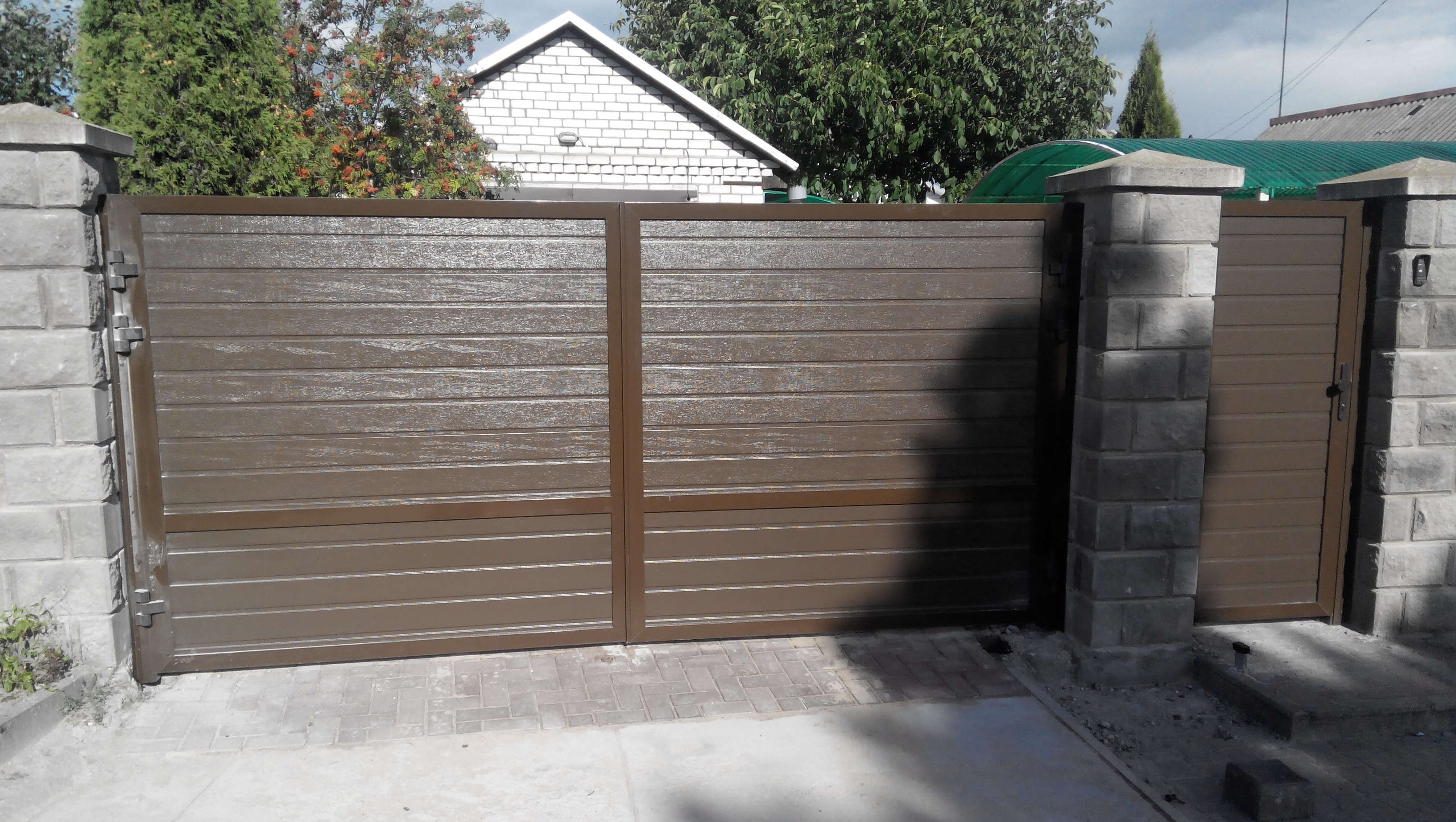 Распашные ворота из сендвич-панелей 5