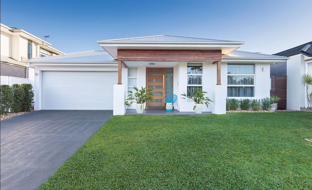 Ворота гаражные секционные из однослойных панелей с торсионным механизмом RSD02-SLP 4